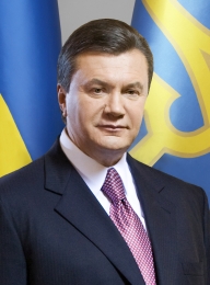 Президент поздравил украинцев с 14-й годовщиной Конституции