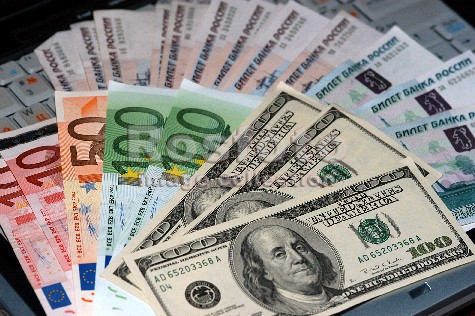 Украинцы постепенно увеличивают объем покупки иностранной валюты