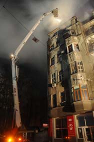 Всю ночь пожарные боролись с огнем на Пушкинской