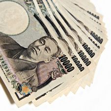 Центральный банк Японии увеличил программу выкупа активов на 5 трлн. йен