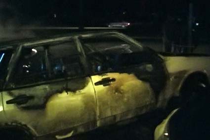 На автостоянке в Харькове сгорели 3 автомобиля, еще 4 пострадали