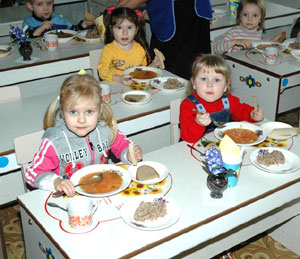 В детских садах наживались на детском питании, утверждает харьковская прокуратура