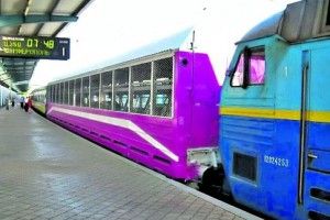 Поезд Харьков-Симферополь возьмет пассажиров с автомобилем