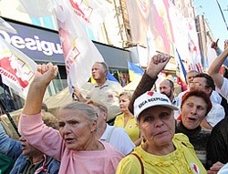 Суд запретил акции в поддержку Тимошенко на площади Свободы