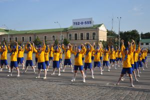 Харьковские майдансеры выступлением на площади Свободы отметили 300 дней до Евро