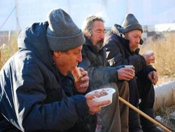 Для бездомных харьковчан организован пункт горячего питания