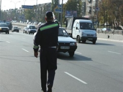 Украинским водителям в 50 раз подняли штрафы за "мигалки"