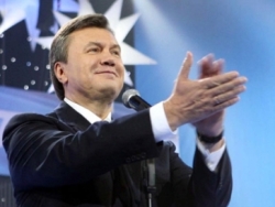 Януковичу вручили «Золотой будяк»