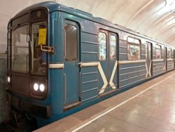 В харьковском метро каблук стал причиной задержки движения