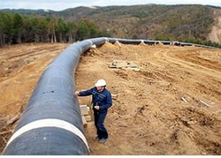 Азаров решил заполнить украинскую трубу азербайджанским газом