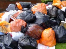 Перед матчами количество мусора в центре Харькова увеличивается втрое