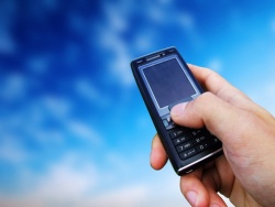 АМКУ требует от мобильных операторов снизить тарифы