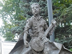 Памятник Высоцкому выбрали в Харькове (Фото)