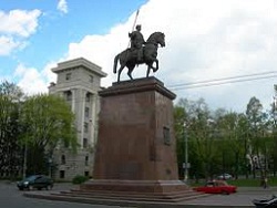 Памятник казаку Харько на ремонте