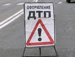 На дорогах Харькова пострадали два пешехода и мотоциклист