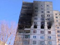 Жильцы разрушенного в Харькове дома возвращаются в свои квартиры