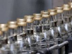 Пять цехов, производивших "паленую" водку, выявили в Харькове