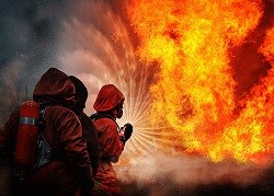Ночью в Киеве горел завод
