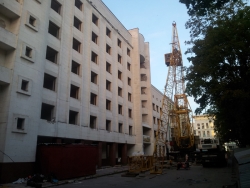 Недостроенную гостиницу "Киевская" по ул. Культуры снесут до конца лета