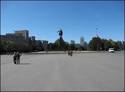 Усиленно охранять памятник Ленину на площади Свободы не будут