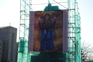 В Харькове на месте памятника Ленину появилась огромная Дева Мария (ФОТО)