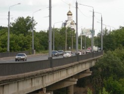 По Алексеевскому мосту ограничили движение пешеходов