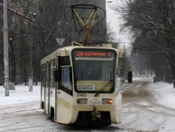 На Москалевке сошел с рельсов ремонтный трамвай (фото)