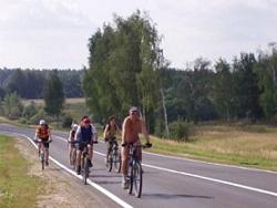 В Лесопарке установили бесплатную СТО для велосипедов (фото)