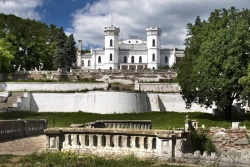 Дворец в Шаровке планируют восстановить