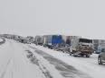 Харьковские спасатели ликвидируют огромные снежные заносы на дорогах в Великобурлуцком районе