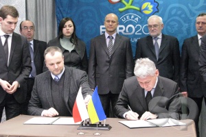 Харьков и Познань подписали "Дорожную карту" по вопросам подготовки к Евро-2012