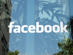 Facebook вдвое ускорит загрузку фотоальбомов
