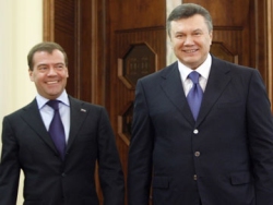 Янукович поехал в Душанбе к Медведеву договариваться за газ