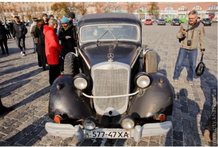 Ретроавтомобили "Cadillak", "Opel Blitz" впервые представили на харьковской выставке (+фото)