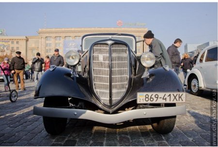 Ретроавтомобили "Cadillak", "Opel Blitz" впервые представили на харьковской выставке (+фото)