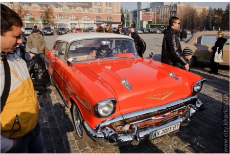 Ретроавтомобили "Cadillak", "Opel Blitz" впервые представили на харьковской выставке (+фото)