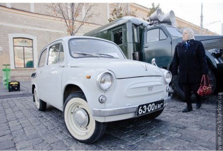 Ретроавтомобили "Cadillak", "Opel Blitz" впервые представили на харьковской выставке (+фото)