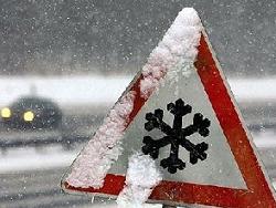 В Крыму занесло снегом основные дороги