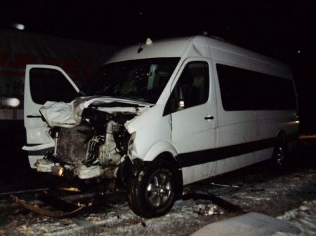 В кровавом ДТП на Харьковщине 2 человека погибли, еще 7 в больнице (ФОТО)