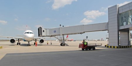 В харьковском аэропорту начали работать телетрапы (ФОТО)