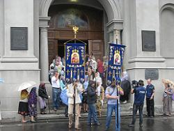 Верующие прошли Крестным ходом в центре Харькова (Фото)