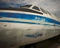 Под Донецком совершил аварийную посадку Ан-24: 4 погибших