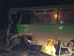 В районе Залютино столкнулись два автобуса. Семь человек - в больнице