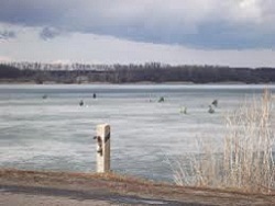 На Печенежском водохранилище МЧСники взрывали лед