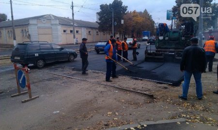 Ремонт дорог по-харьковски. На Красноармейской уложили новый асфальт (фото)