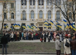Кернес отменил запрет на проведение массовых мероприятий в Харькове