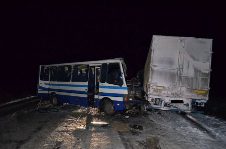 На Харьковщине маршрутка попала в ДТП – 4 человека в больнице [ФОТО]