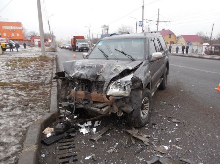 «Пятерка» всмятку и огромная пробка: ДТП на Шевченко (фото, видео)