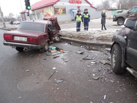 «Пятерка» всмятку и огромная пробка: ДТП на Шевченко (фото, видео)