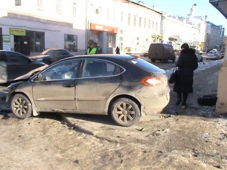 Авария на Полтавском шляхе: 4 человека в «неотложке», в том числе и ребенок (ФОТО)